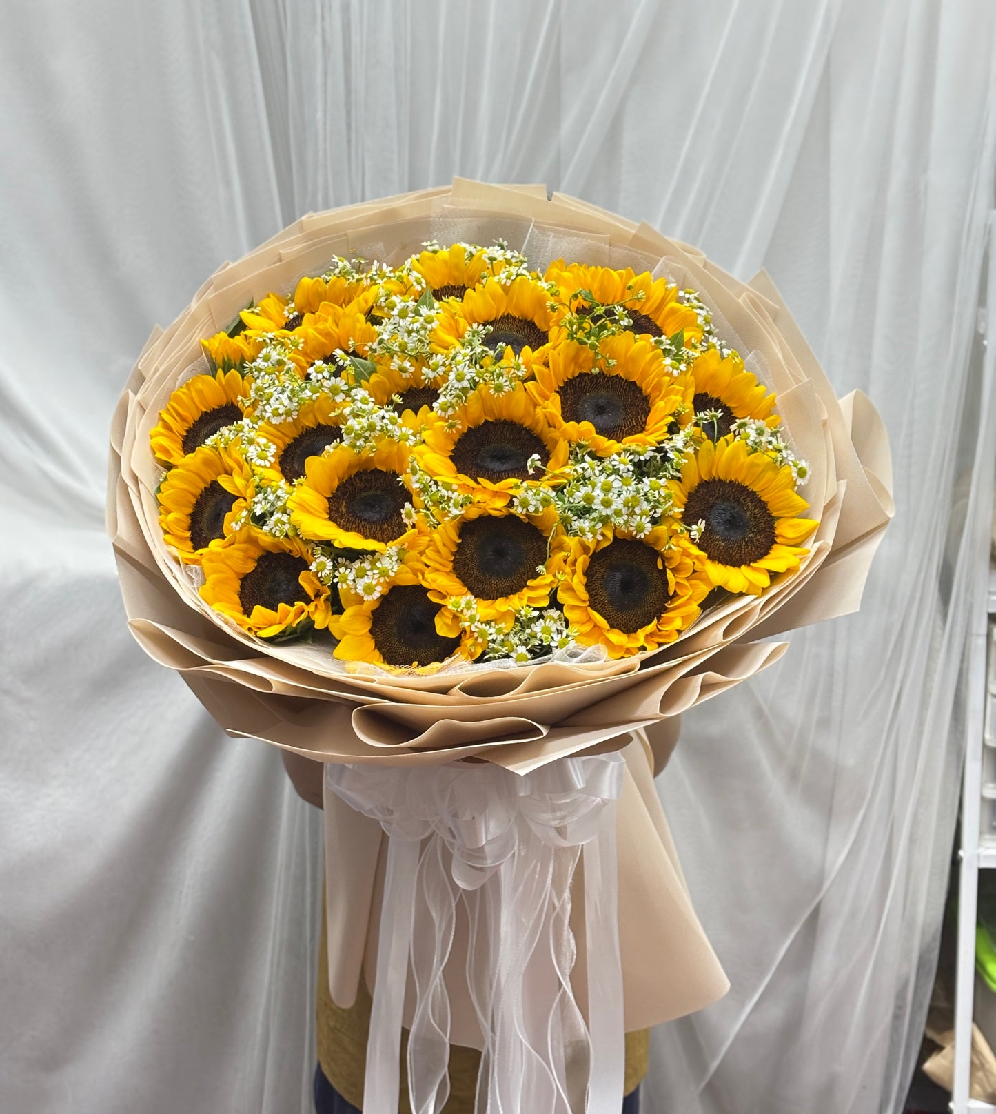 Golden Sunbeam - 20 Sunflowers Bouquet - BestBloomBuddy