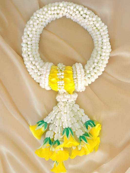 Topaz Blessing - Fresh Flower Garland (พวงมาลัยดอกไม้สด) - BestBloomBuddy