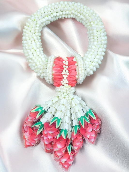 Ruby Blessing - Fresh Flower Garland (พวงมาลัยดอกไม้สด) - BestBloomBuddy