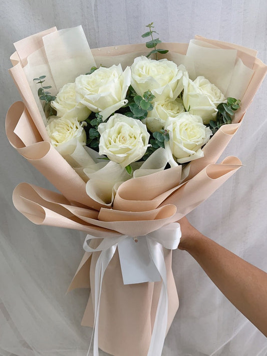 Adore - 10 White Roses Bouquet - BestBloomBuddy