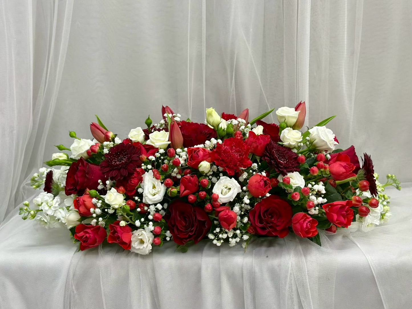 Charming Feast – Flower Centerpiece (Red Flower)