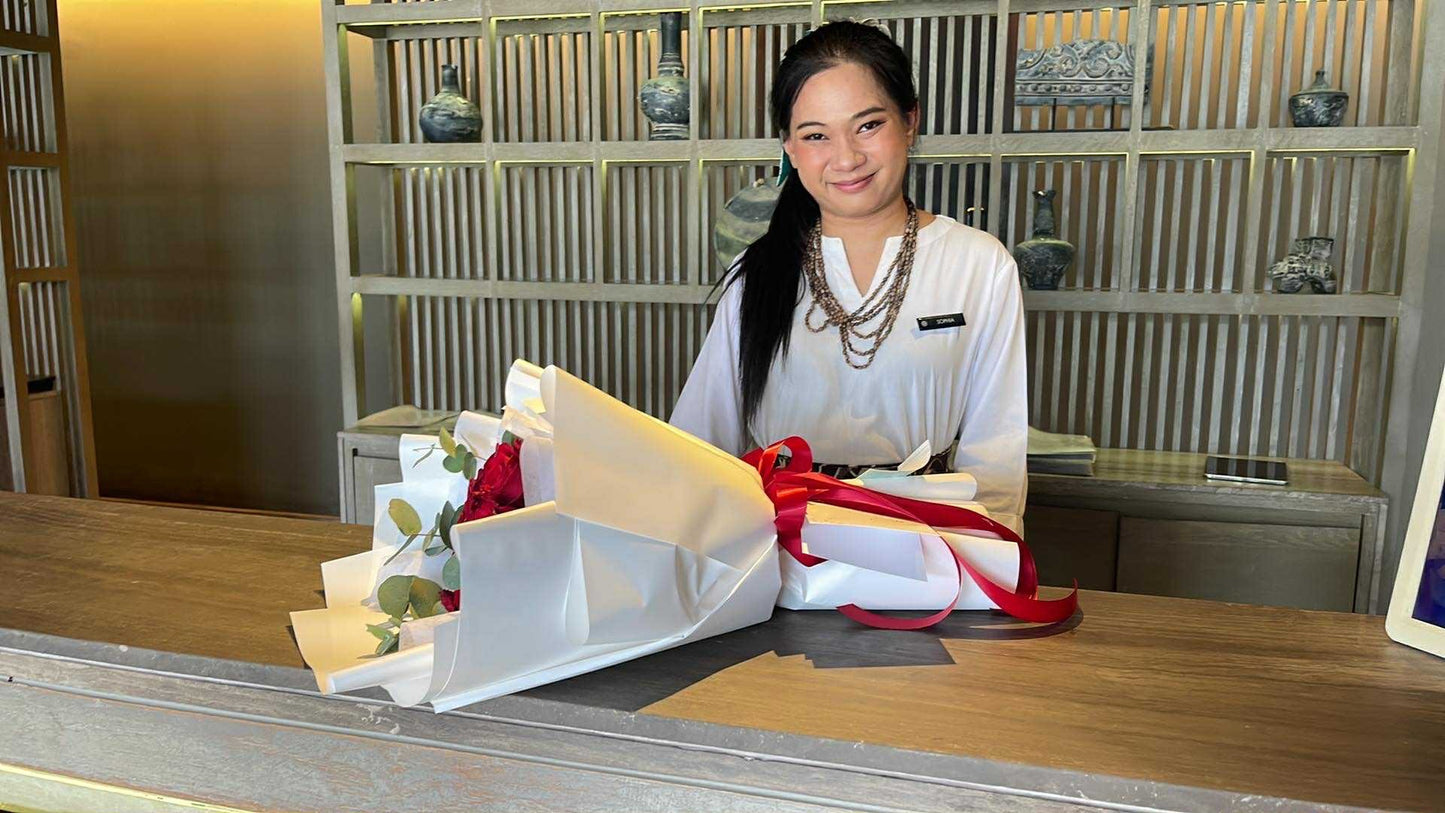 Just Us – 10 Red Roses Bouquet - BestBloomBuddy