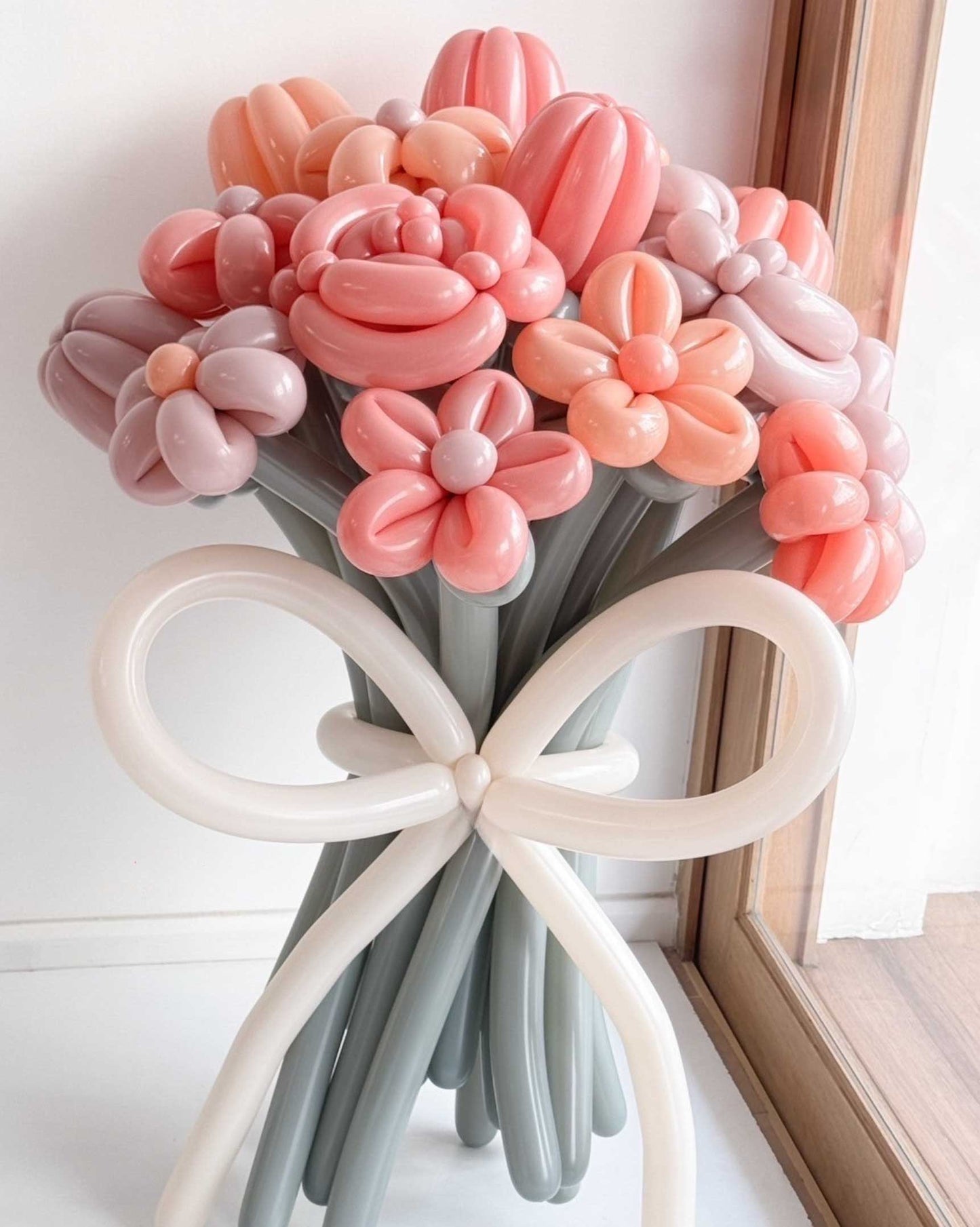Peachy Plum – Balloon Flower Bouquet - BestBloomBuddy