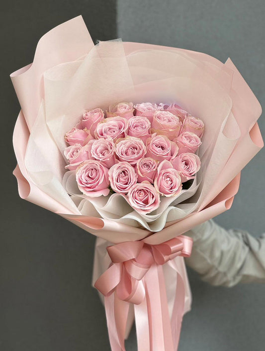 Lover’s Bloom - 20 Pink Roses Bouquet - BestBloomBuddy