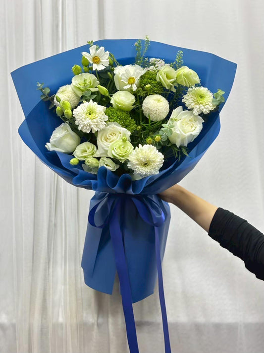 Navy Grace – Mixed Flower Bouquet - BestBloomBuddy