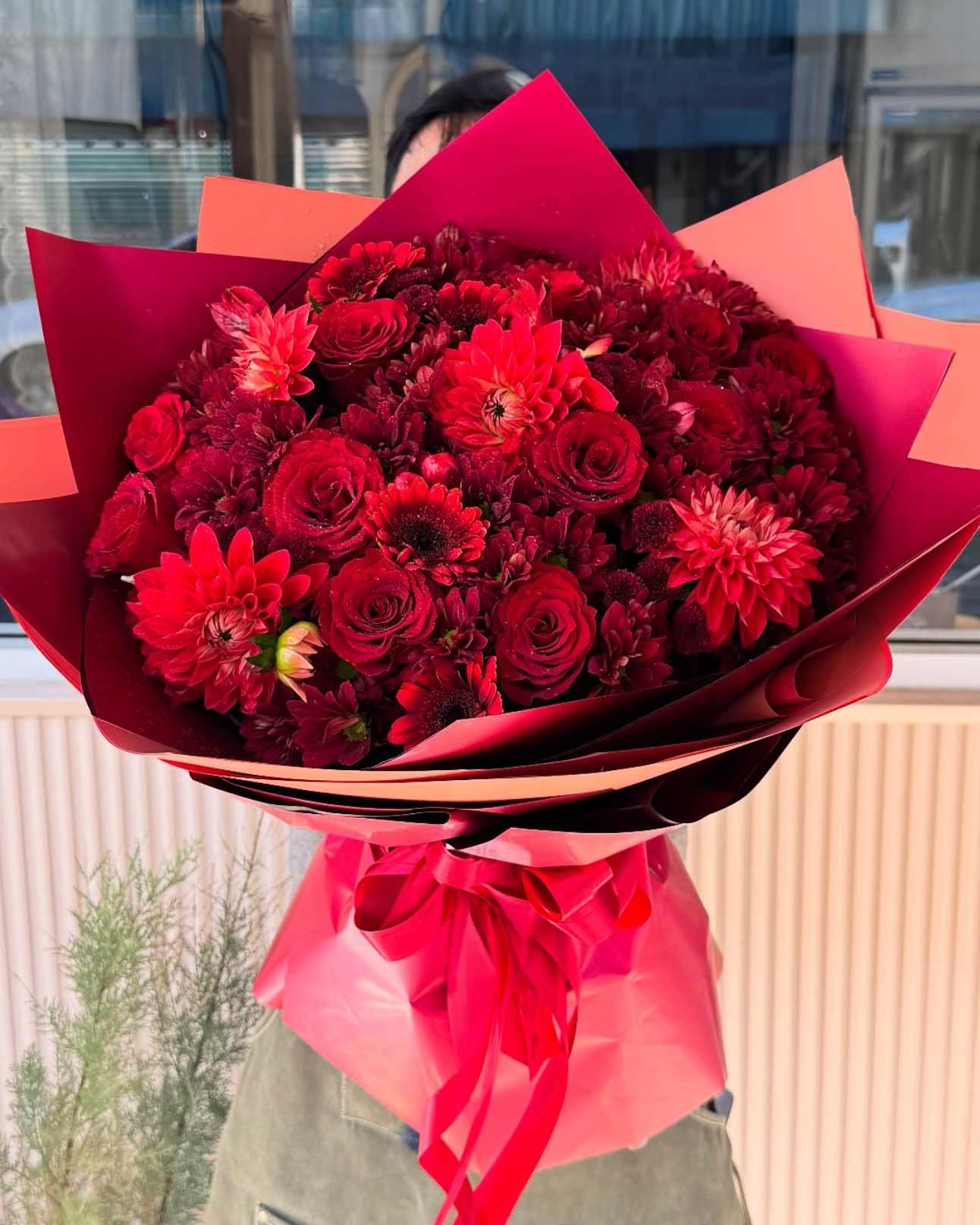 Red Velvet Dream – Mixed Flower Bouquet