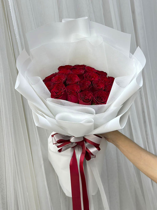 The Roses of Love - 20 Red Roses Bouquet - BestBloomBuddy