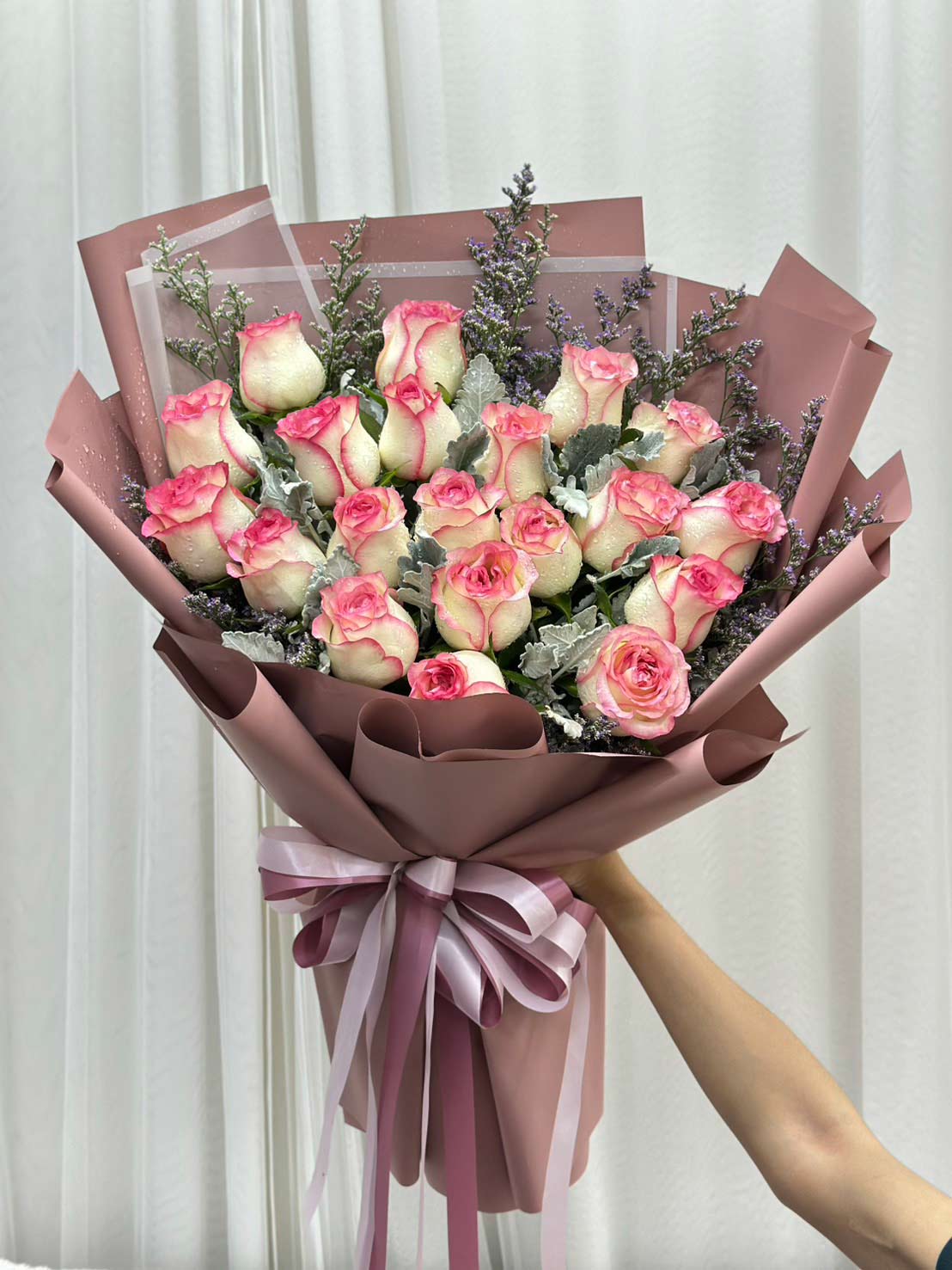 Rosy Lovely – 20 Pink Roses Bouquet