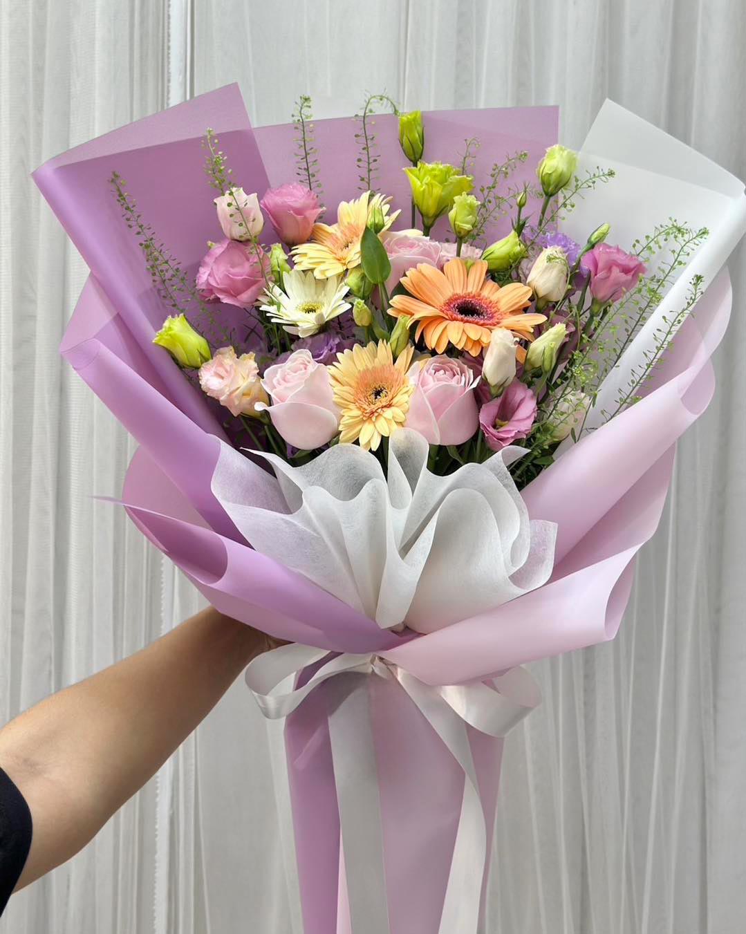 Vanilla Sky - Mixed Flower Bouquet