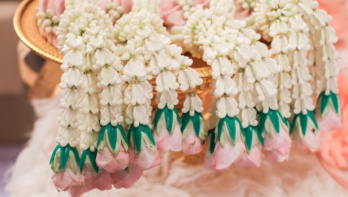 Fresh Flower Garlands for Thai Mother’s Day: A Beautiful Tradition of Love and Respect