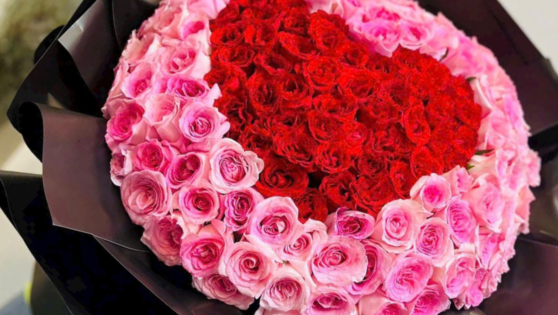 Why Bigger Bouquets Feel More Meaningful: The Psychology Behind Giving Flowers