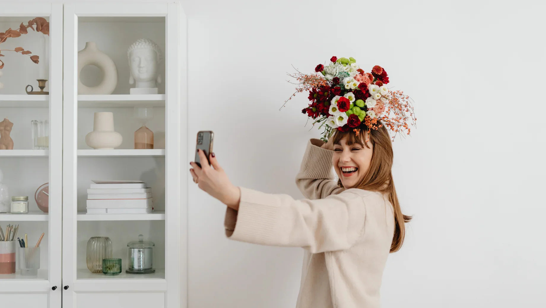 Why Thai Women Love Receiving Flowers (and What to Choose) - BestBloomBuddy