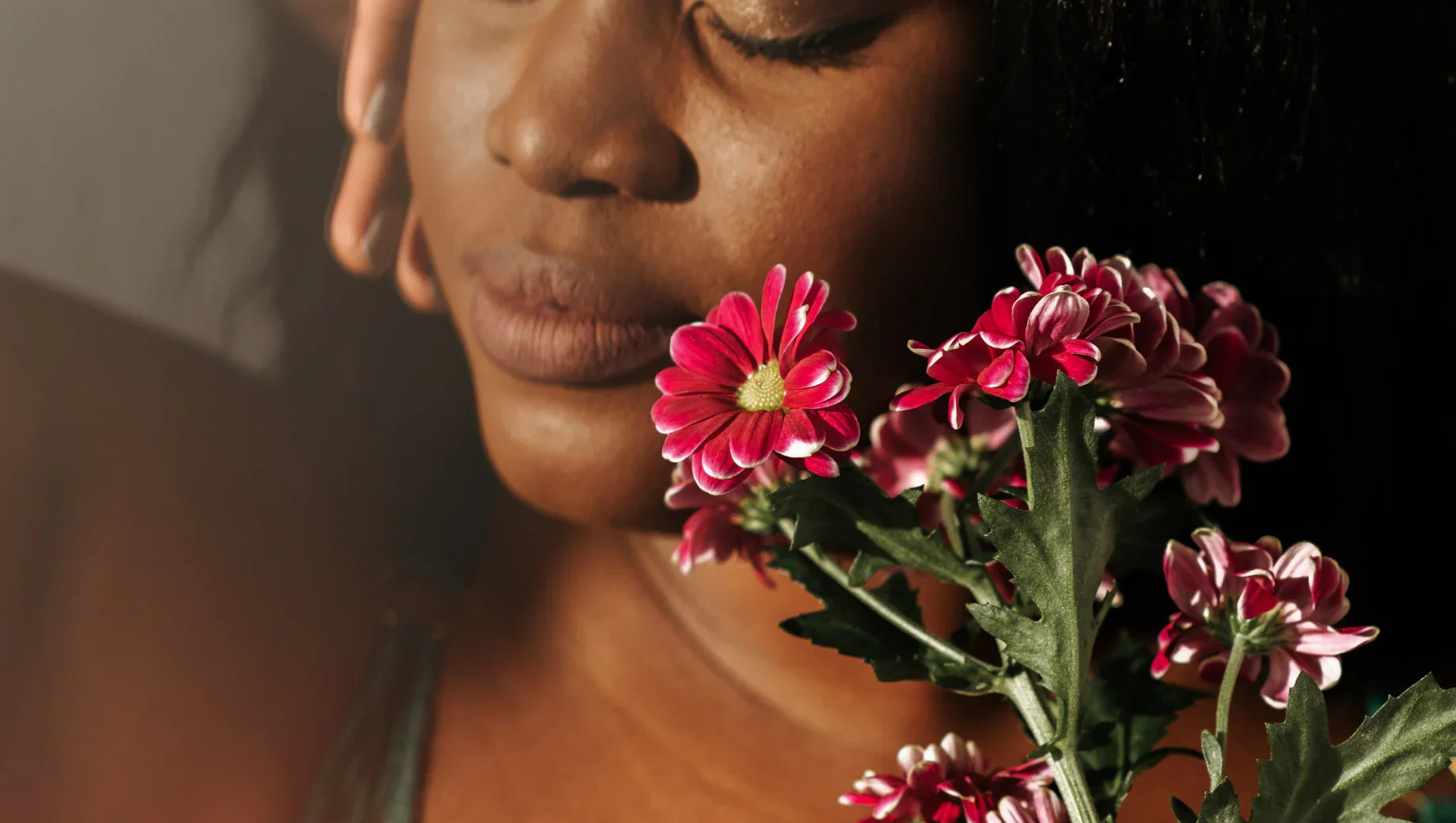 Planning a Surprise? How to Send Flowers Without Giving It Away - BestBloomBuddy