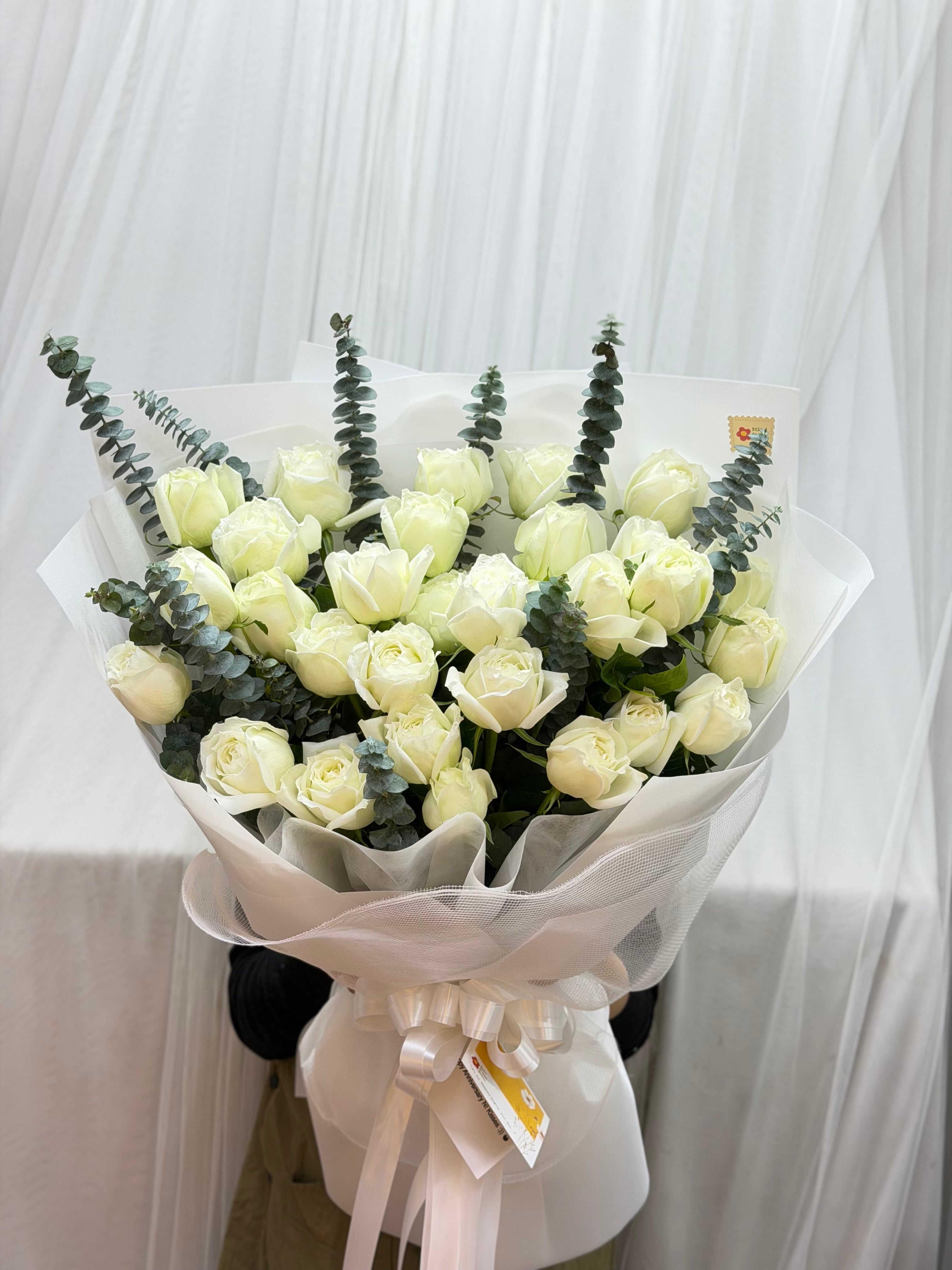 Eternal White - 30 White Roses Bouquet
