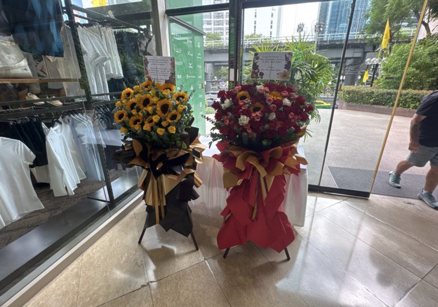 Red Lucky – Grand Opening Flower Stand