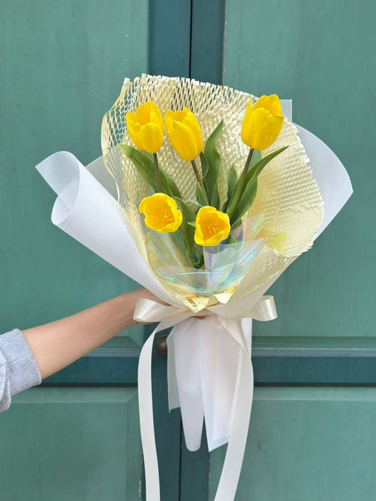 Eternal Sunshine – 5 Yellow Tulips Bouquet