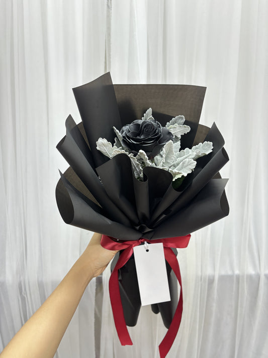Black Velvet – Single Black Rose Bouquet