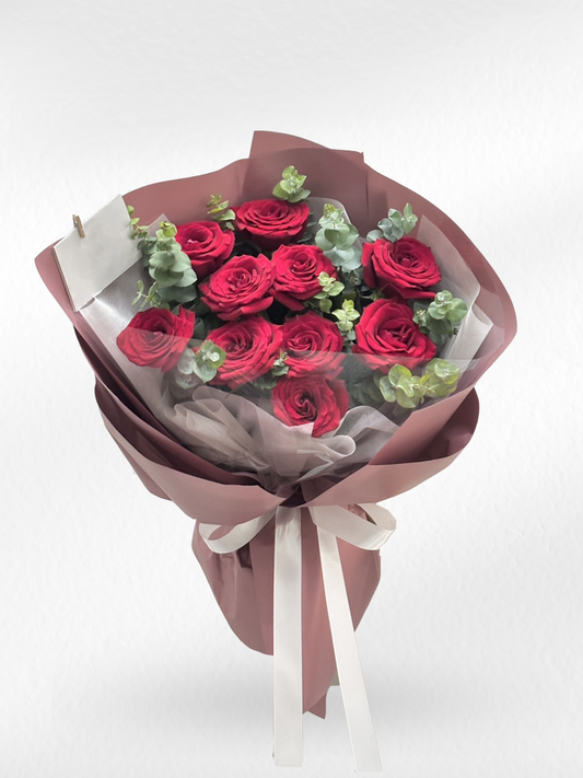 Sweet Cherry – 10 Red Roses Bouquet