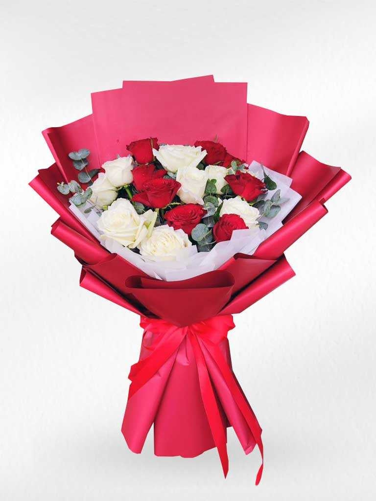 Eternal Love - 20 Red & White Rose Bouquet - BestBloomBuddy