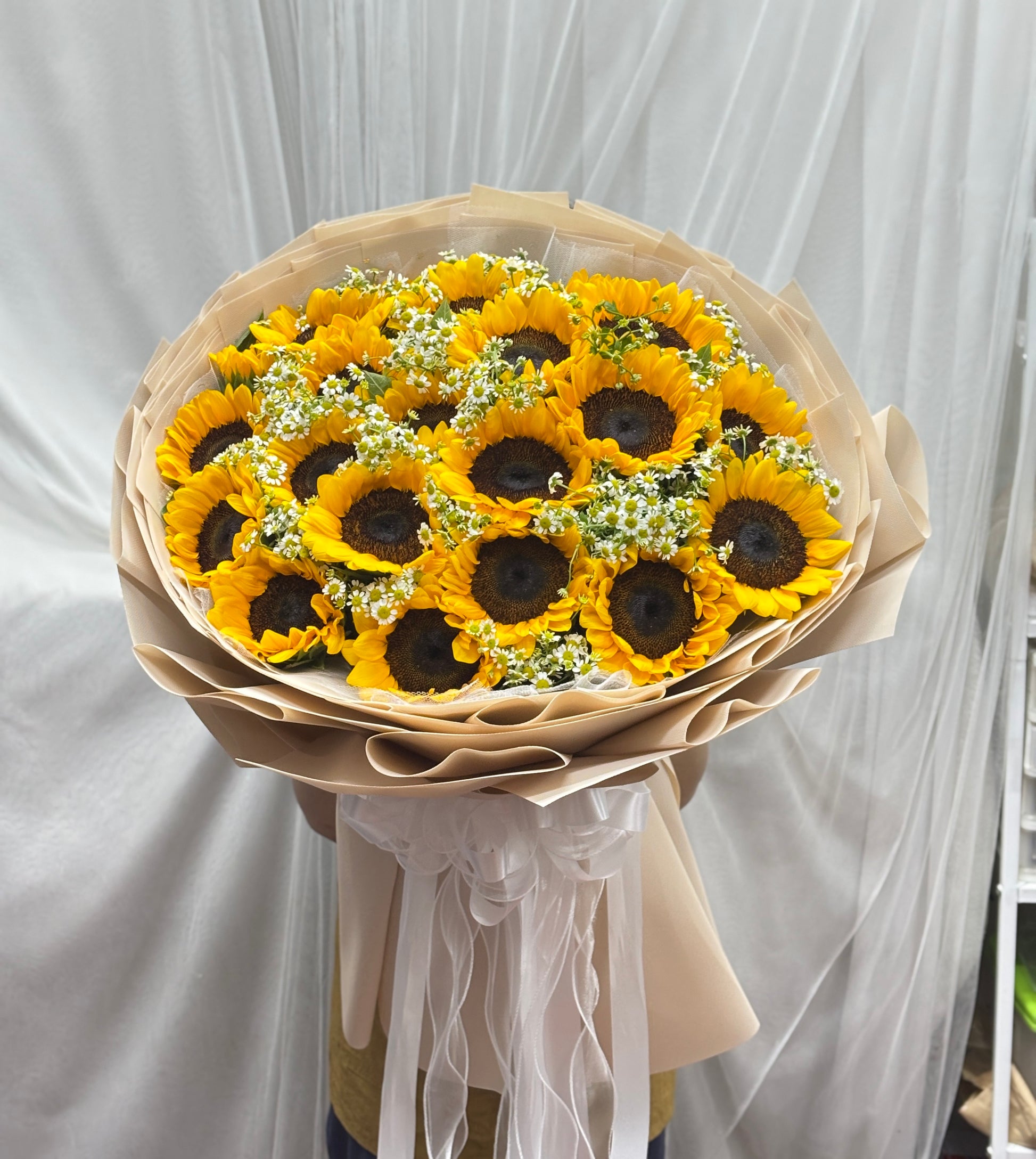 Golden Sunbeam - 20 Sunflowers Bouquet - BestBloomBuddy