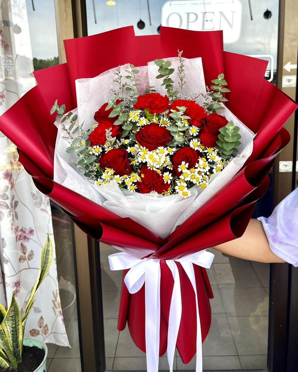 Ruby Delight - Red Rose Bouquet - BestBloomBuddy