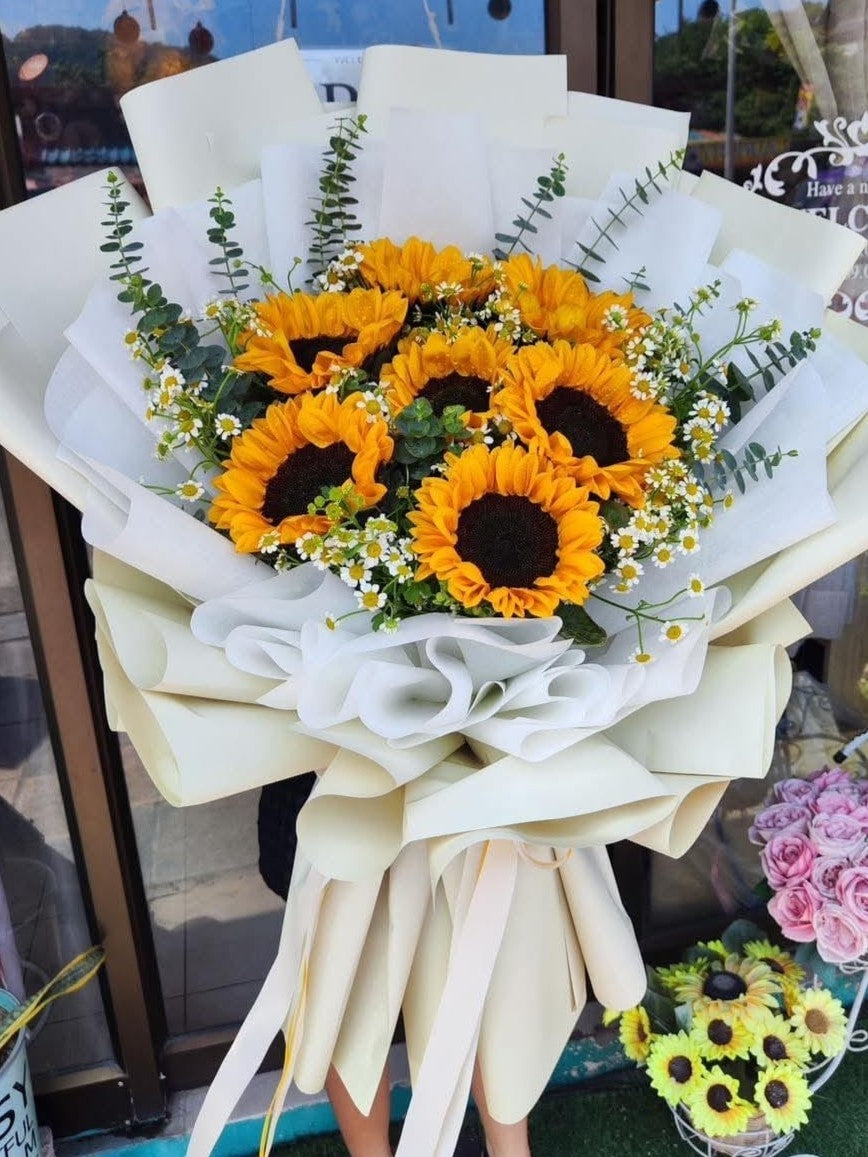 Sunny Radiance - 7 Sunflowers Bouquet - BestBloomBuddy