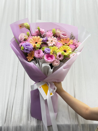 Vanilla Sky - Mixed Flower Bouquet - BestBloomBuddy