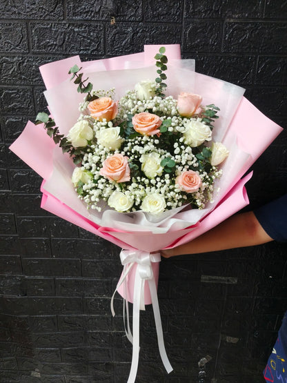 Warm Whisper – 15 White & Peach Roses Bouquet