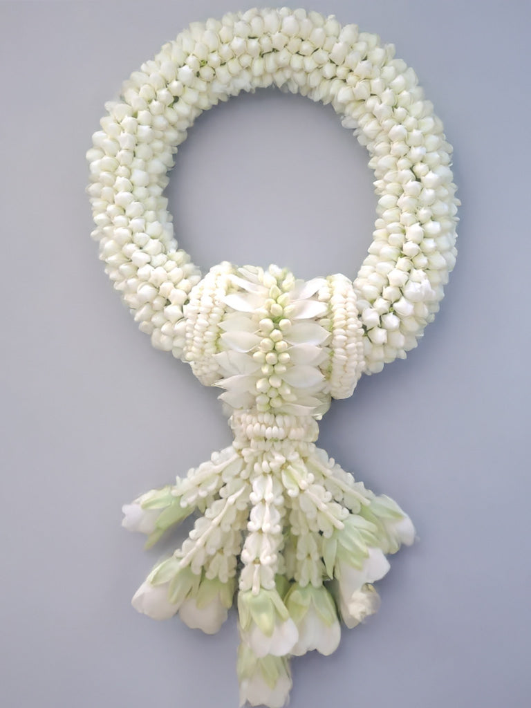 Pearl Blessing - Fresh Flower Garland (พวงมาลัยดอกไม้สด) - BestBloomBuddy