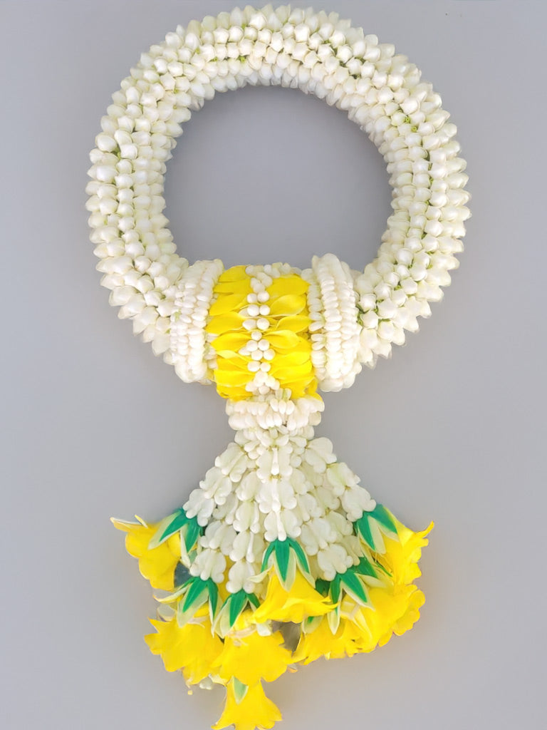 Topaz Blessing - Fresh Flower Garland (พวงมาลัยดอกไม้สด) - BestBloomBuddy