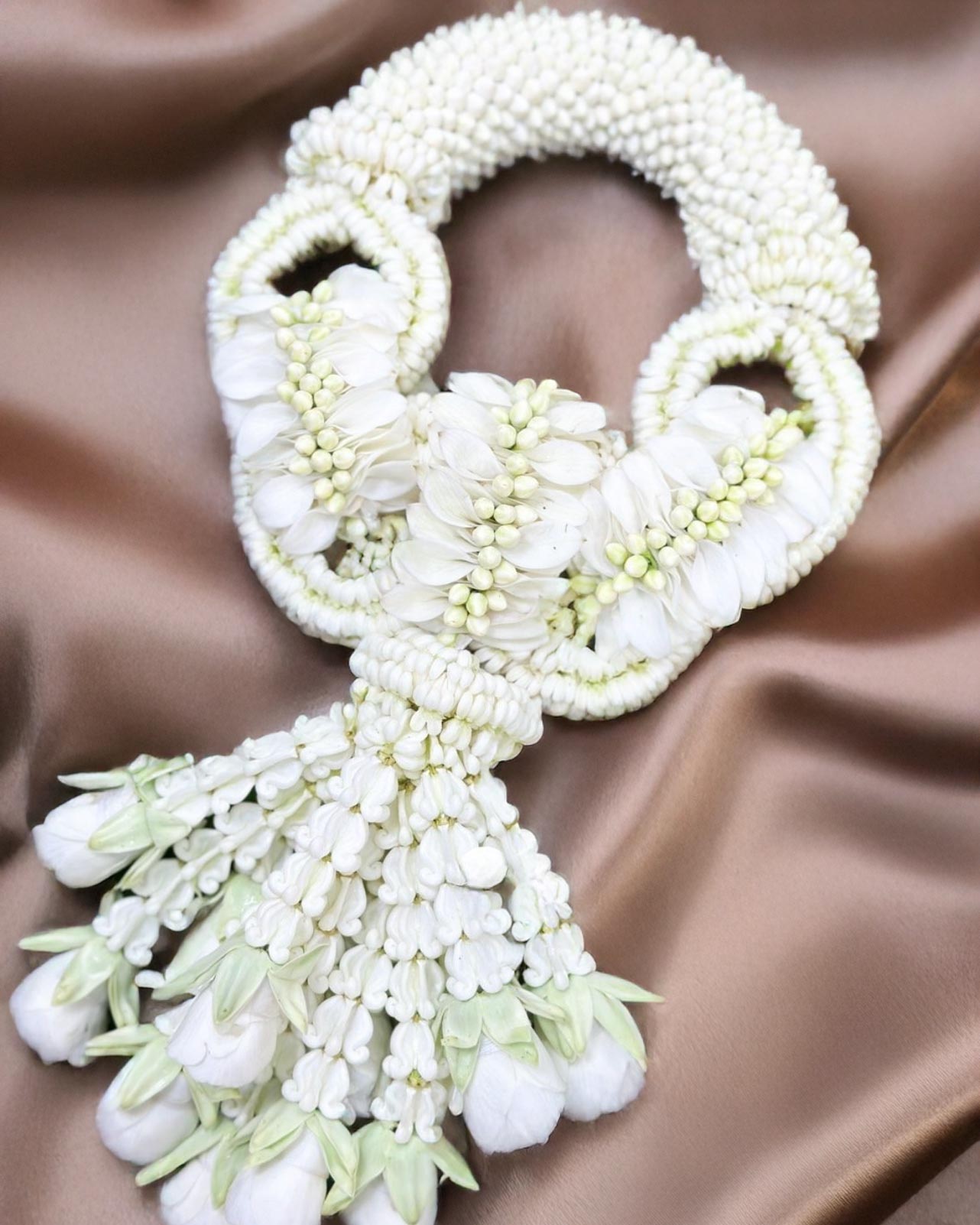 Gracious Blessing - Gardenia Garland - BestBloomBuddy