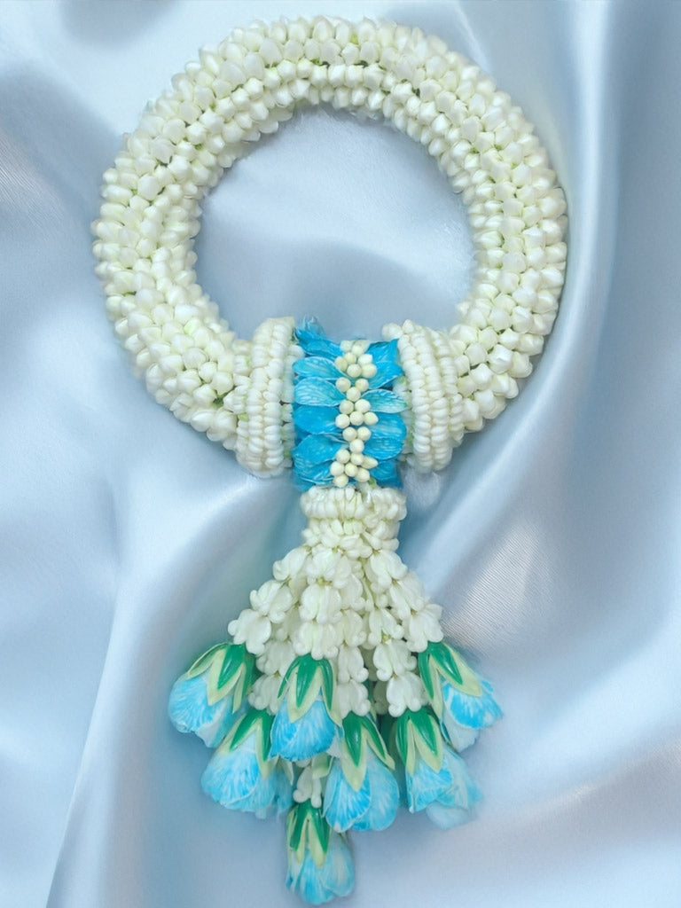 Sapphire Blessing - Fresh Flower Garland (พวงมาลัยดอกไม้สด) - BestBloomBuddy