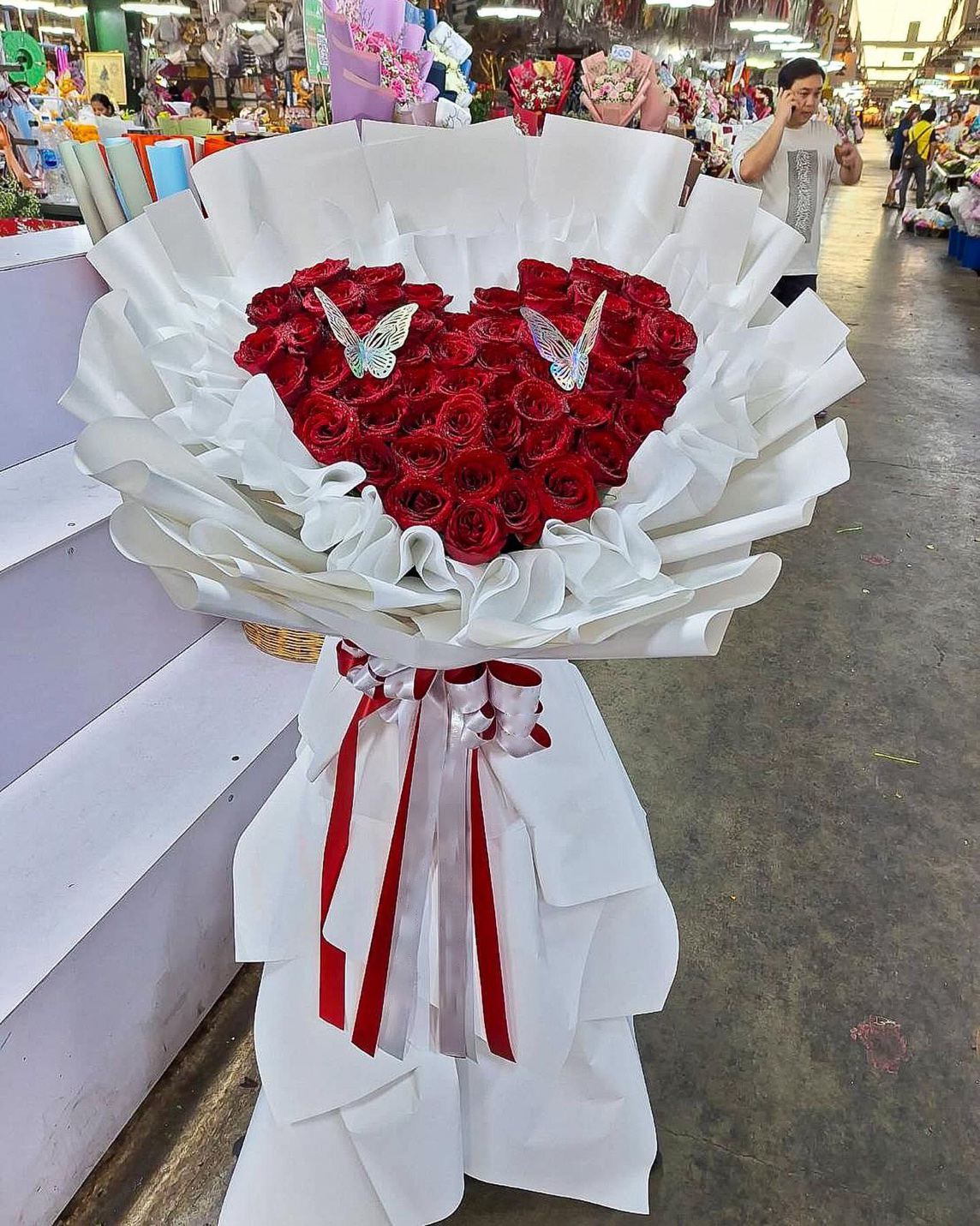 Everlasting Heart – Flower Stand (Heart Shape) - BestBloomBuddy