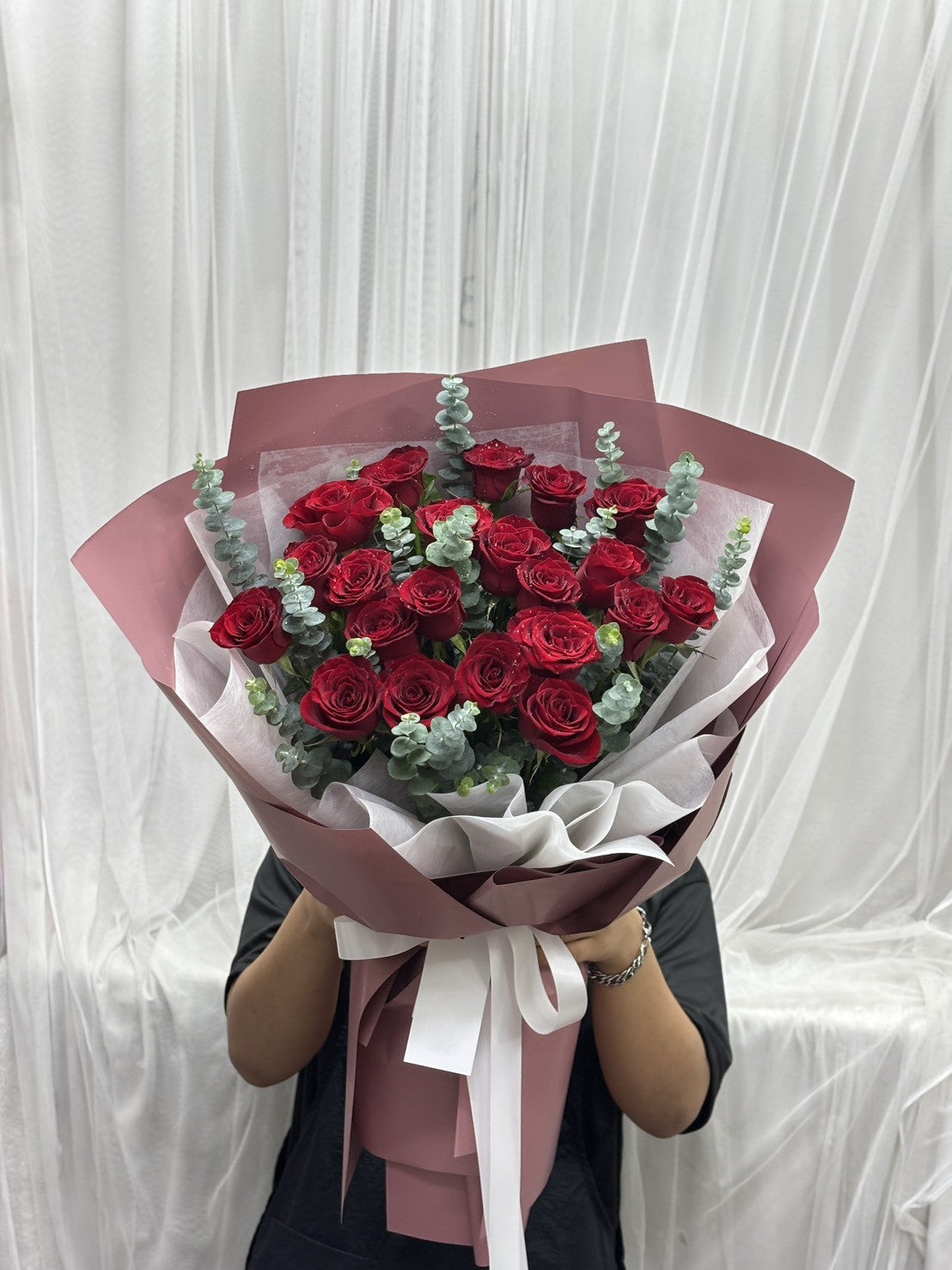 Sweet Cherry – 10 Red Roses Bouquet - BestBloomBuddy