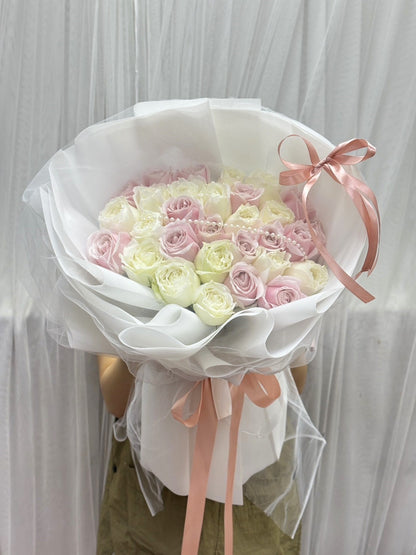 Lace & Pearl – Pink & White Rose Bouquet