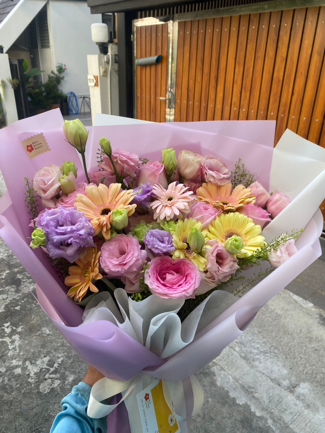 Vanilla Sky - Mixed Flower Bouquet - BestBloomBuddy