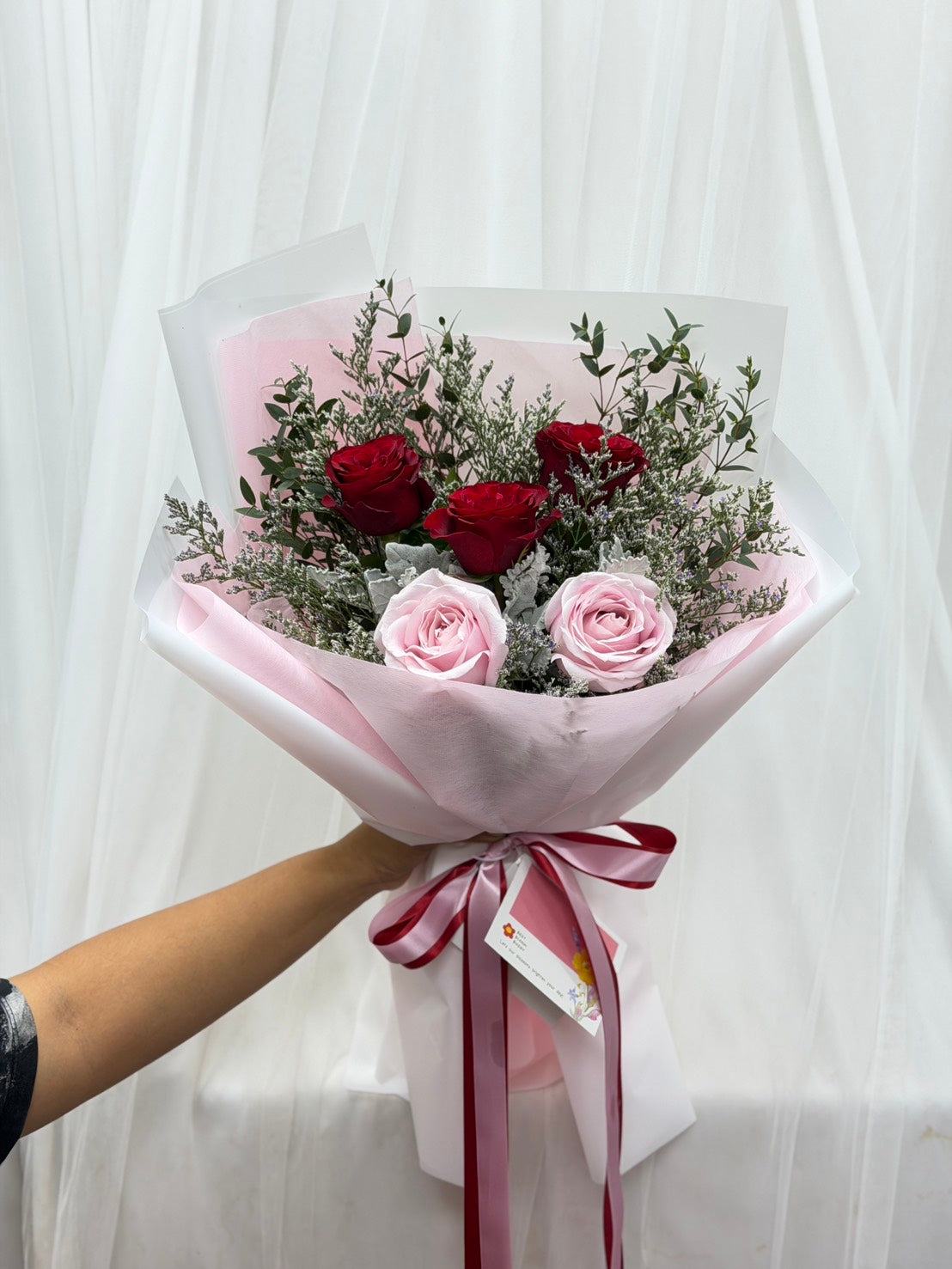 Color of Love - 5 Pink & Red Rose Bouquet - BestBloomBuddy