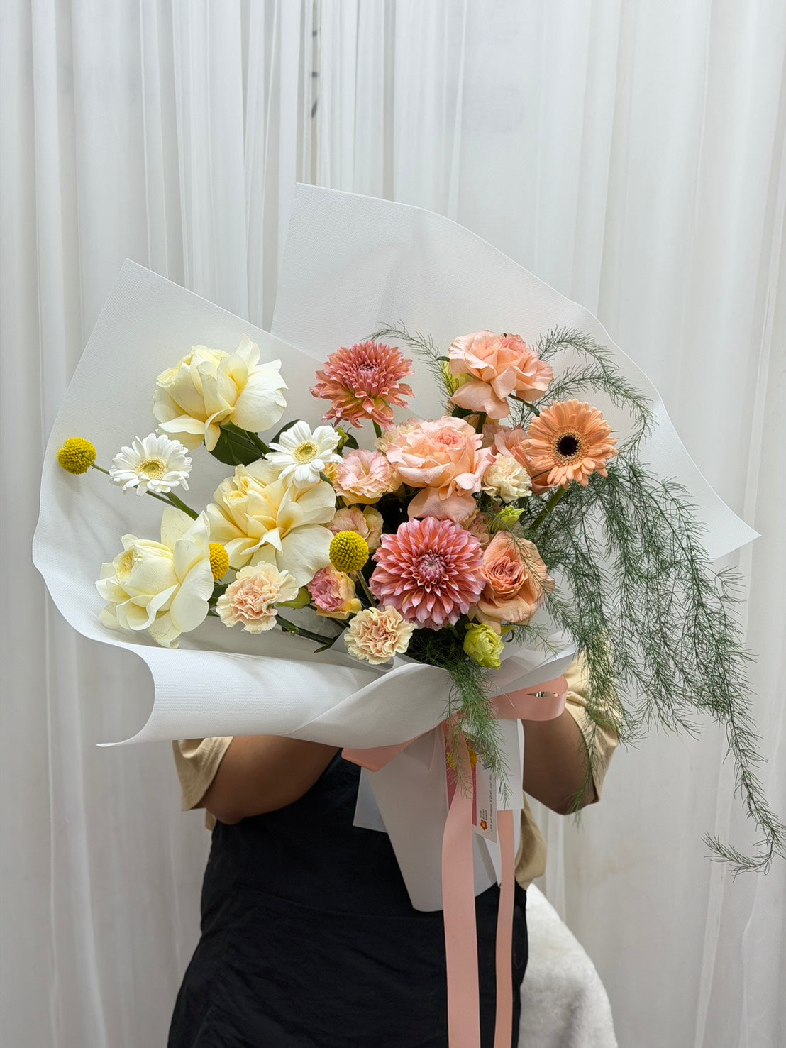 Champagne Kiss - Mixed Flower Bouquet - BestBloomBuddy