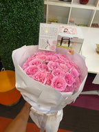 La Vie En Rose – 30 Pink Roses Bouquet