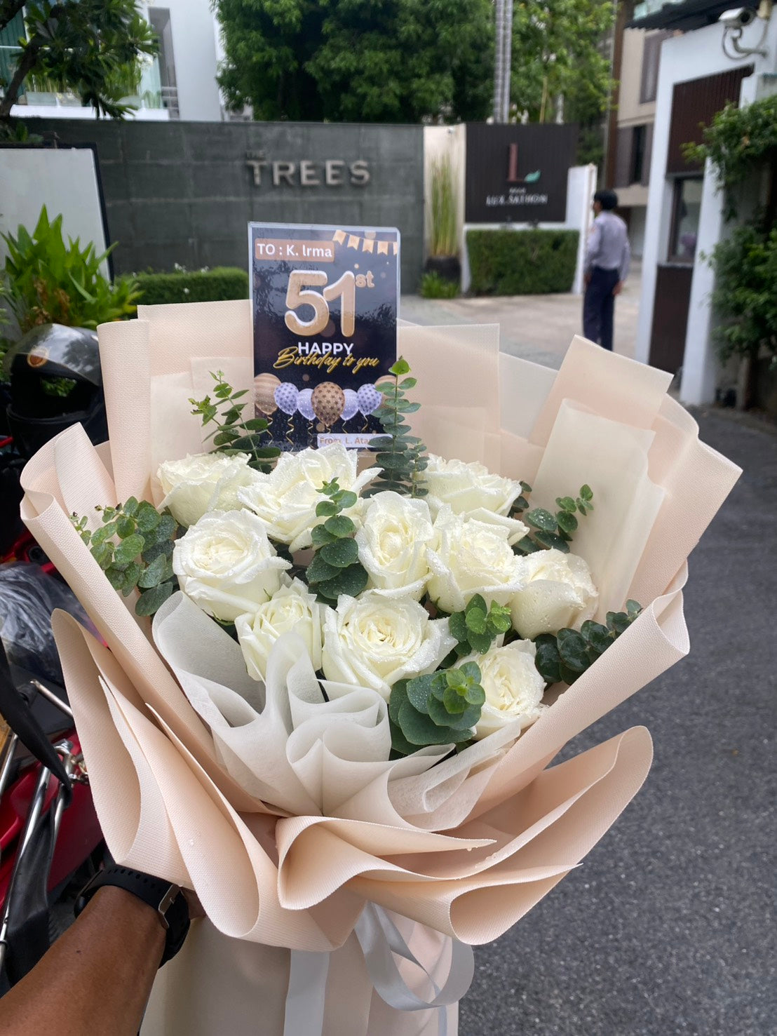 Adore - 10 White Roses Bouquet