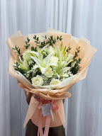 Cloud Kiss - Lily Bouquet