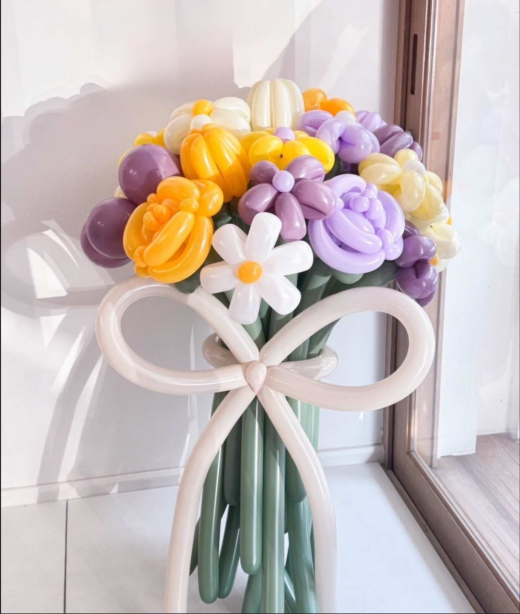 Mauve Magic – Balloon Flower Bouquet - BestBloomBuddy