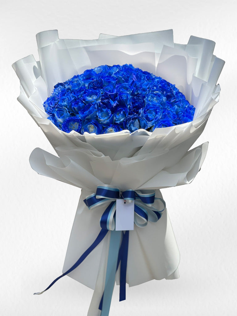 Ocean Heart – 50 Blue Roses Bouquet - BestBloomBuddy