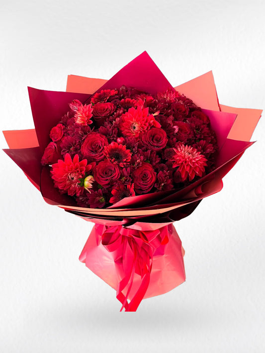 Red Velvet Dream – Mixed Flower Bouquet