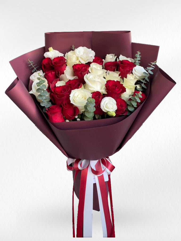 Sweetheart – 30 Red Roses Bouquet | Valentine's Day Collection - BestBloomBuddy