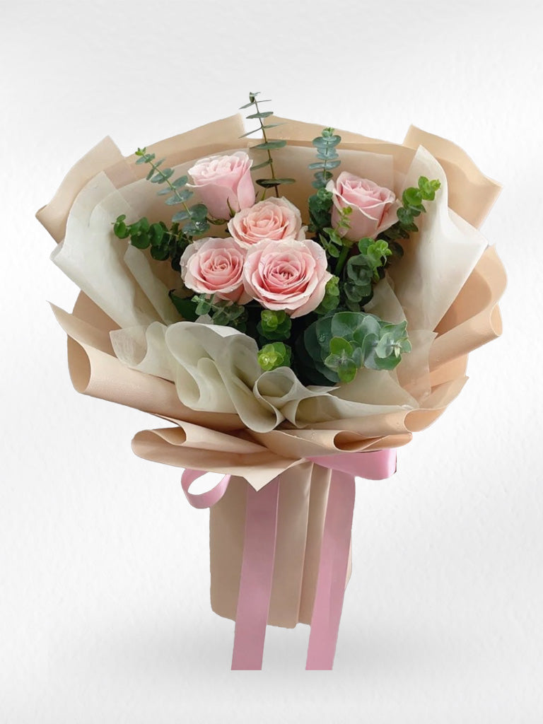 Warmest Hug – 5 Pink Roses Bouquet