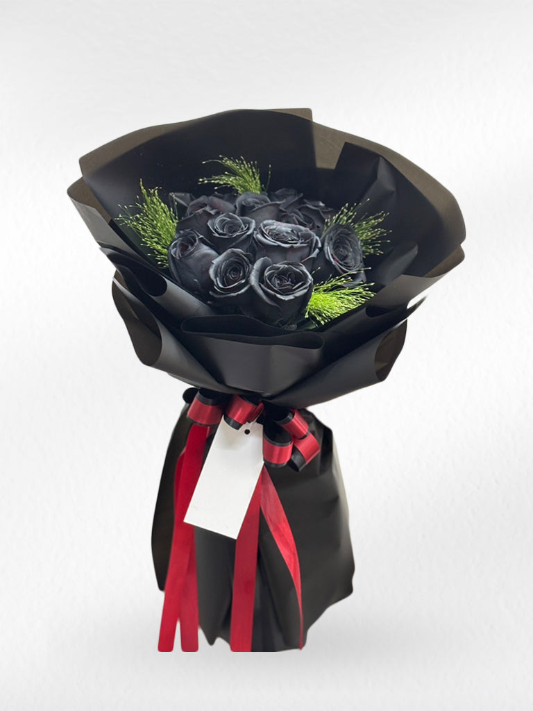 Mystic Love - 12 Black Roses Bouquet - BestBloomBuddy