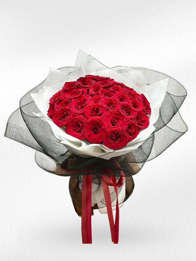 Midnight Kiss - 30 Red Roses Bouquet - BestBloomBuddy