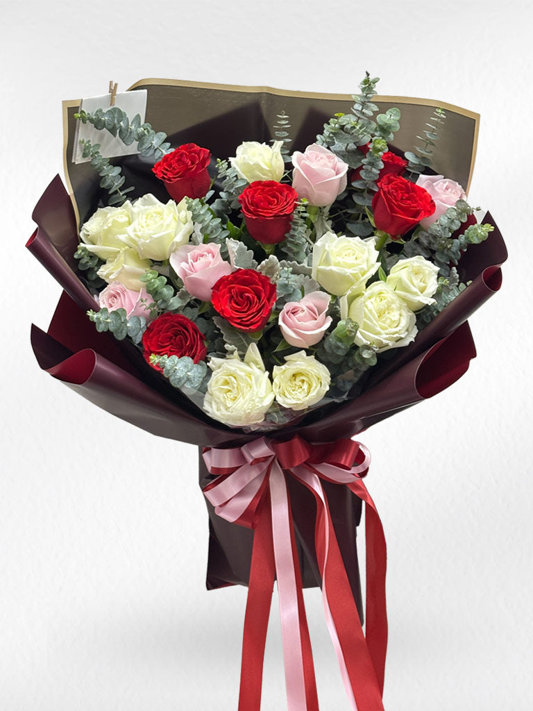 Eternal Grace - 20 Mixed Roses Bouquet - BestBloomBuddy