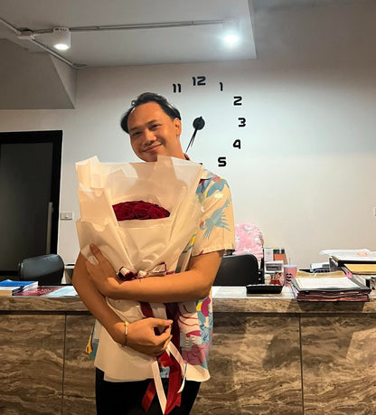 The Roses of Love - 20 Red Roses Bouquet - BestBloomBuddy